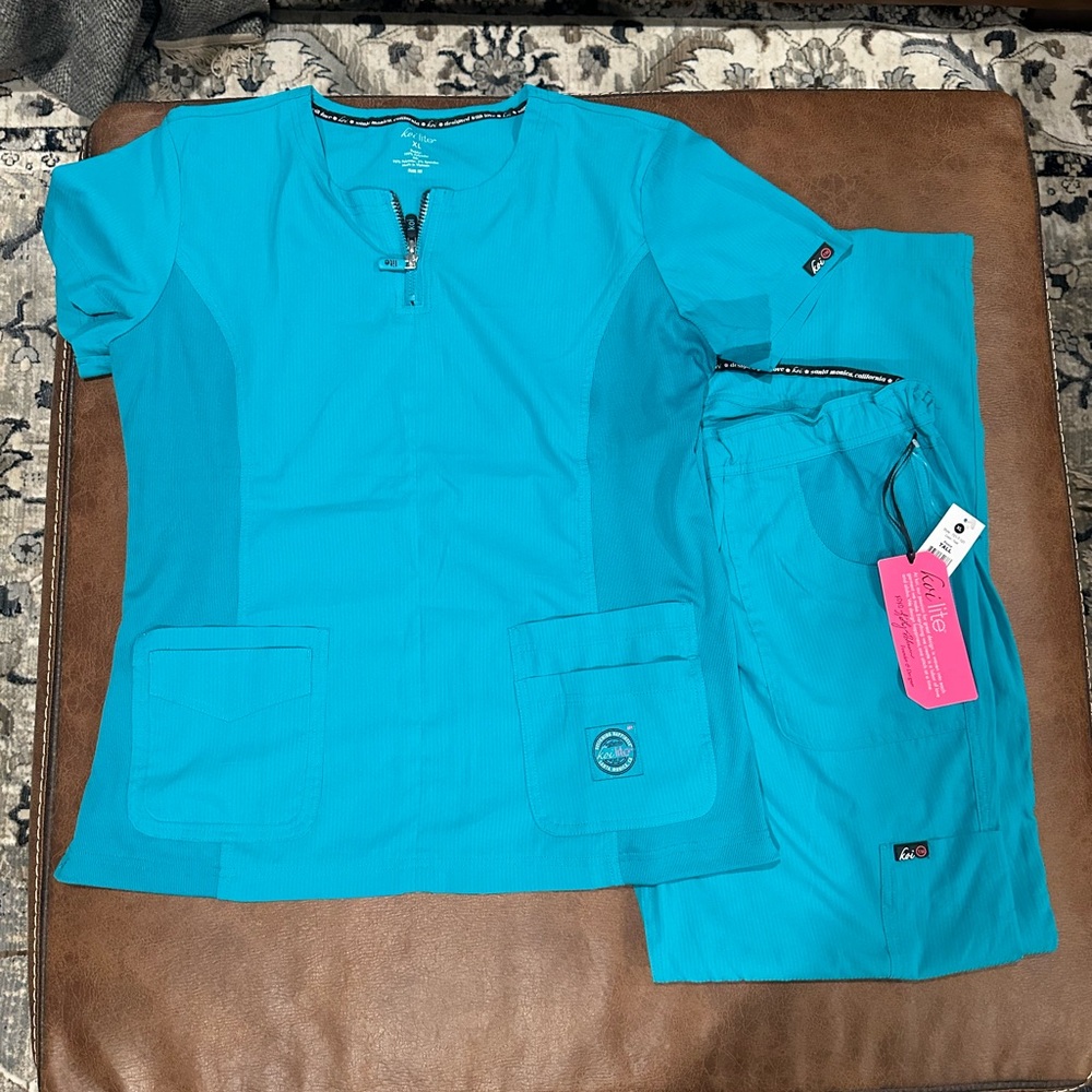 XL Tall Women’s Koi Lite Scrub Set